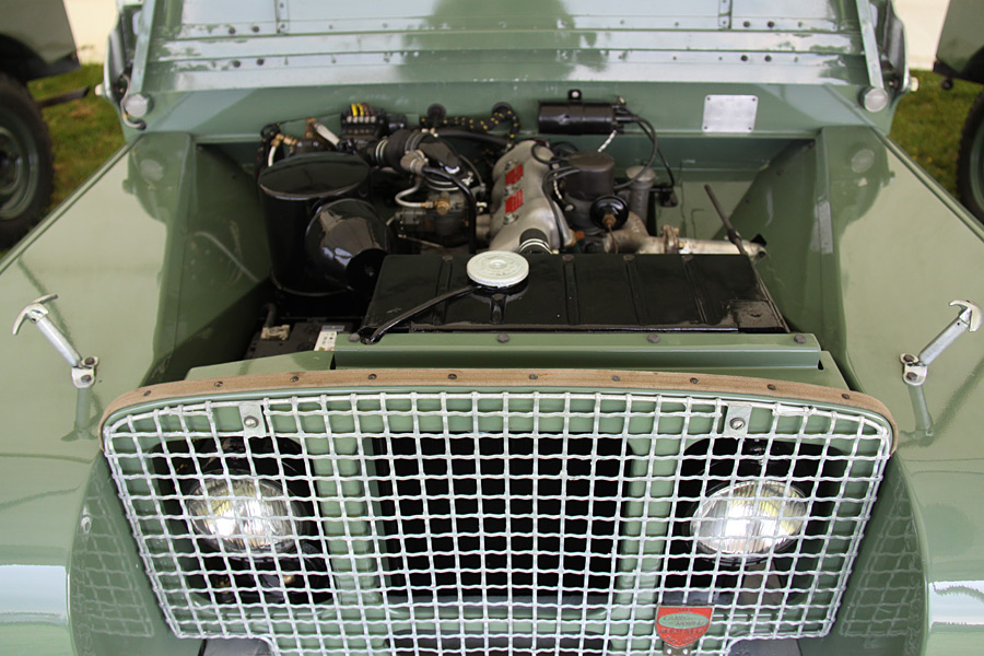 Die historischen Land Rover der Dunsfold Collection