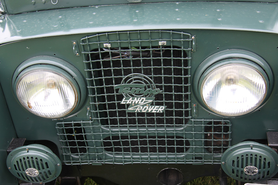 Die historischen Land Rover der Dunsfold Collection