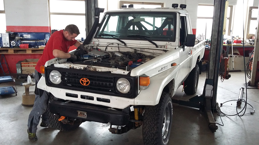 PROJECT75 - Toyota Land Cruiser HZJ75 Rallye Raid - die Renovierung
